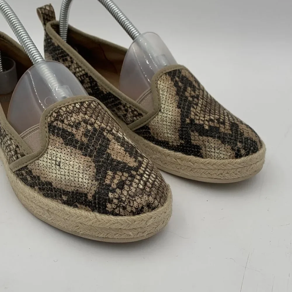 Clarks Snakeskin Espadrille Flats Size 8 Slip On Comfort Neutral Python Print